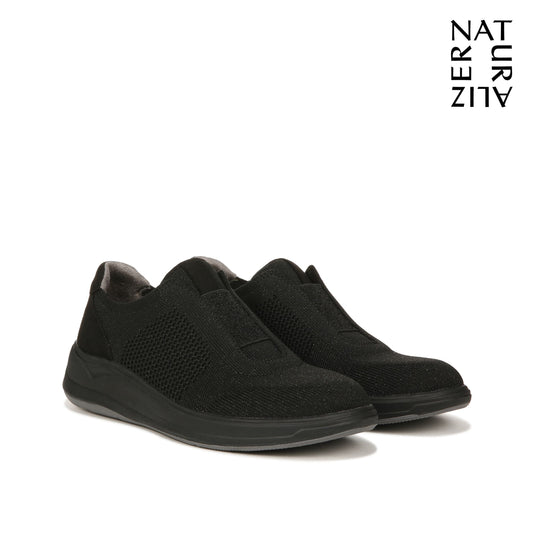 BZEES by NATURALIZER รองเท้ารุ่น 'TROPHY' Slip On (NIS26)