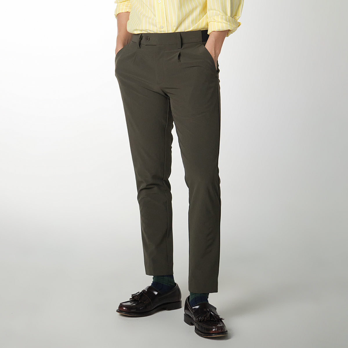 era-won กางเกงขายาว เอวยางยืด รุ่น GOLF FABRIC PANTS (065V9) สี Olive