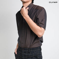 OLYMP LUXOR Shirt เสื้อเชิ้ตผู้ชายแขนสั้น สีน้ำตาลผ้าเรียบ ทรงหลวม ใส่สบาย รีดง่าย AUTU24