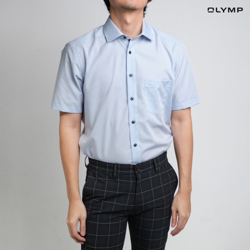 OLYMP LUXOR Shirt เสื้อเชิ้ตผู้ชายแขนสั้น สีฟ้าผ้าเรียบ ทรงหลวม ใส่สบาย รีดง่าย AUTU24